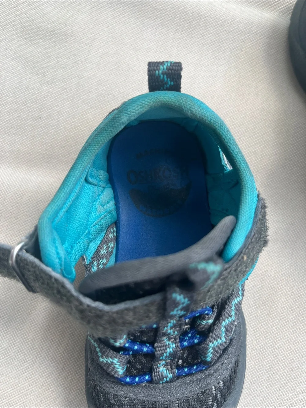 Oshkosh Toddler Shoes size 4